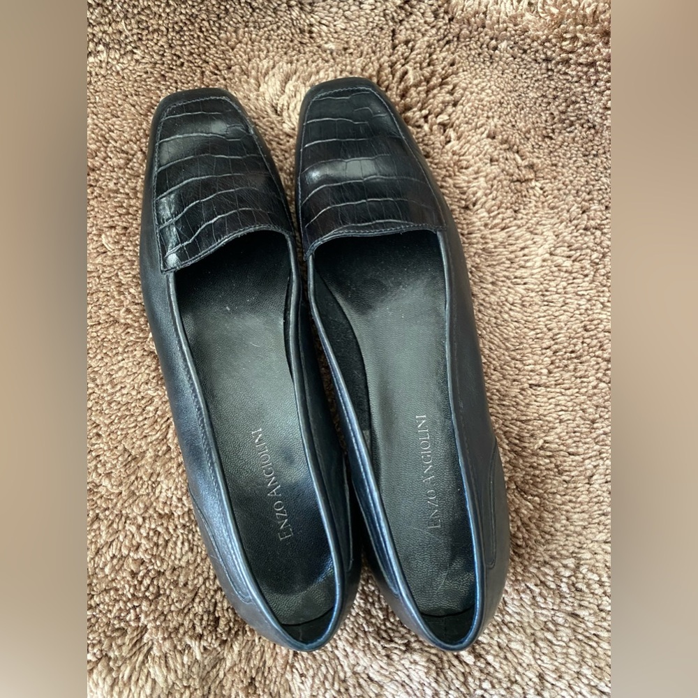 Enzo Angiolini Leather Flats. Liberty style. Excellent condition. 9 slim.